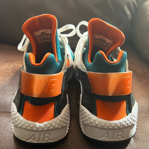 💥SOLD💥 MIAMI DOLPHIN NIKE HUARACHE - Picture 2 of 9
